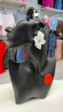 Charger l'image dans la galerie, Boucle d’oreille fleur