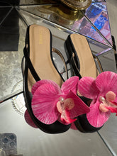 Charger l'image dans la galerie, Sandales orchidées 111