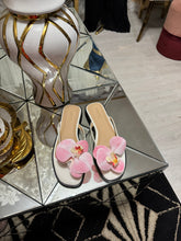 Charger l'image dans la galerie, Sandales orchidées 111