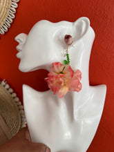 Charger l&#39;image dans la galerie, Boucle d’oreille florale
