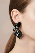 Charger l'image dans la galerie, Boucle d’oreille fleur
