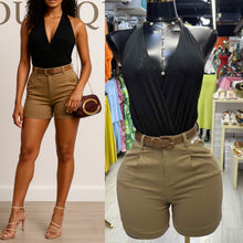 Charger l&#39;image dans la galerie, Short avec ceinture
