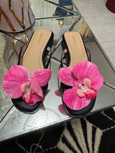 Charger l'image dans la galerie, Sandales orchidées 111
