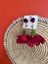 Charger l&#39;image dans la galerie, Boucle d’oreille florale
