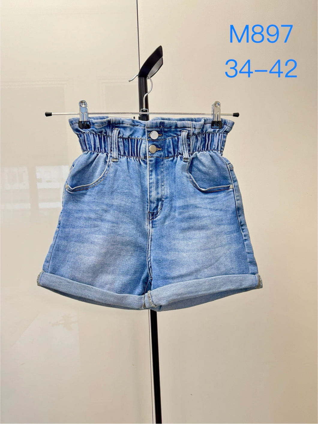 Short jeans