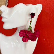 Charger l&#39;image dans la galerie, Boucle d’oreille florale
