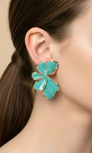 Charger l'image dans la galerie, Boucle d’oreille fleur
